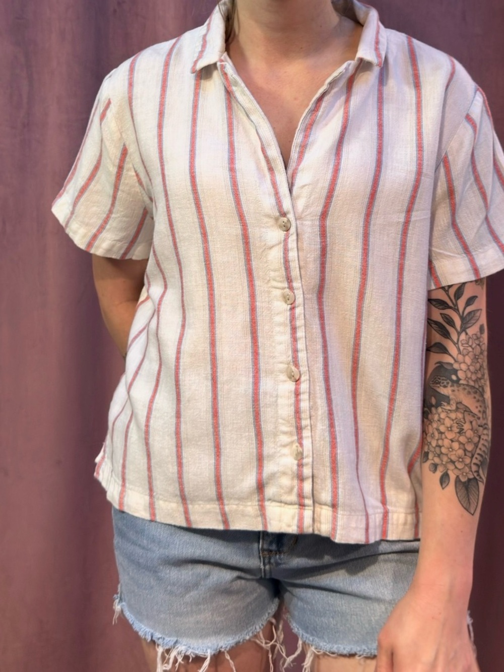 Universal Thread Striped Short Sleeve Button Down Shirt Medium